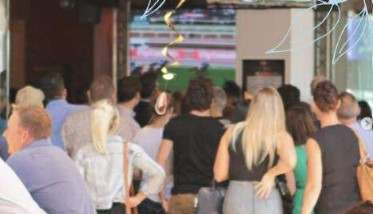 Melbourne Cup Pontoon Bar