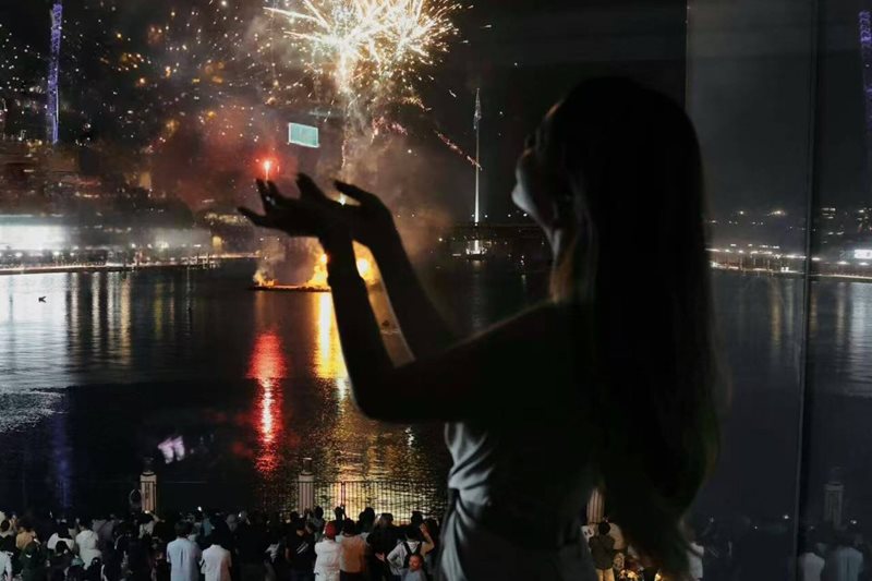 Vivid Nights Begin at Vogue