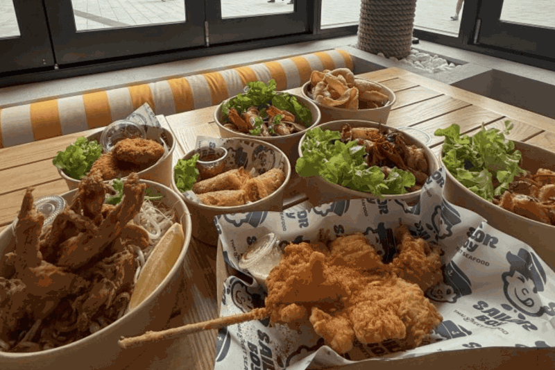 Express lunch with free drink at Sailor Boy Thai