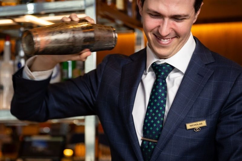 Cocktail Masterclass at Champagne Bar