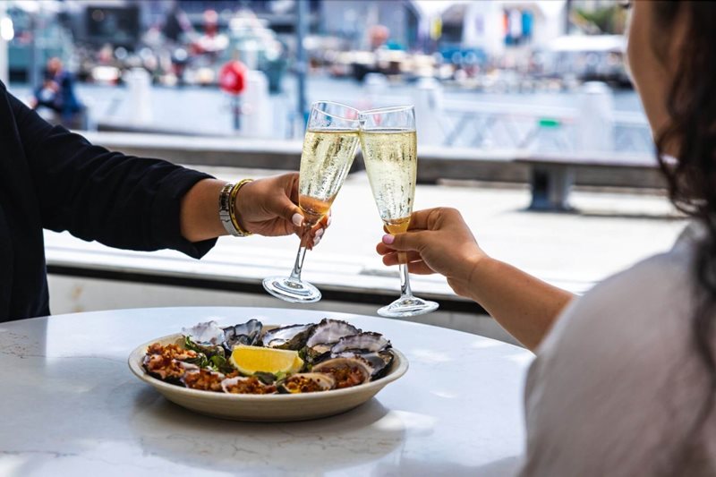 Bubbles & Oysters at Jordon's Seafood